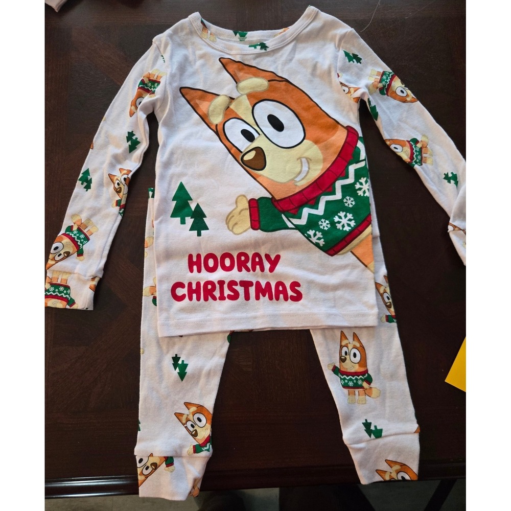 Bluey Bingo Hooray Christmas Pajamas Set Kids 4T/ 5T Holiday Sleepwear White NEW